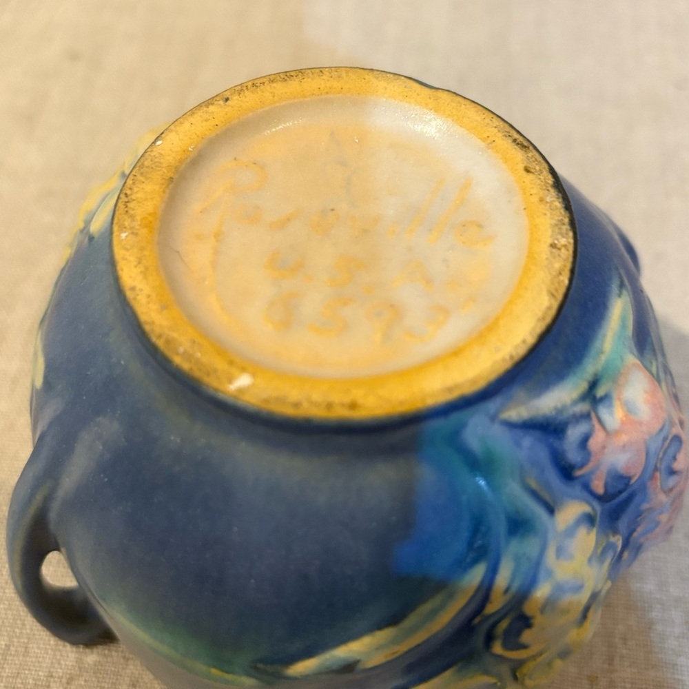 Vintage Small ROSEVILLE Pottery planter - Picture 6 of 7